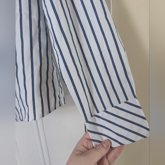 Crisp striped button down - Picture 4 of 5